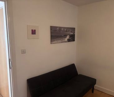 1 Bed Flat, Emerald Road, NW10 - Photo 1