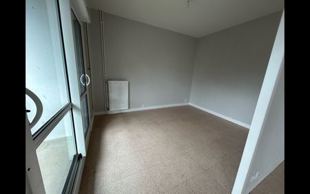 Location Appartement 5 pièces 104 m² La Châtre - Photo 2