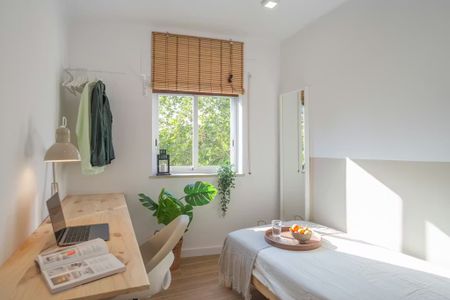 Gran Via de les Corts Catalanes, Barcelona, Catalonia 08004 - Photo 4