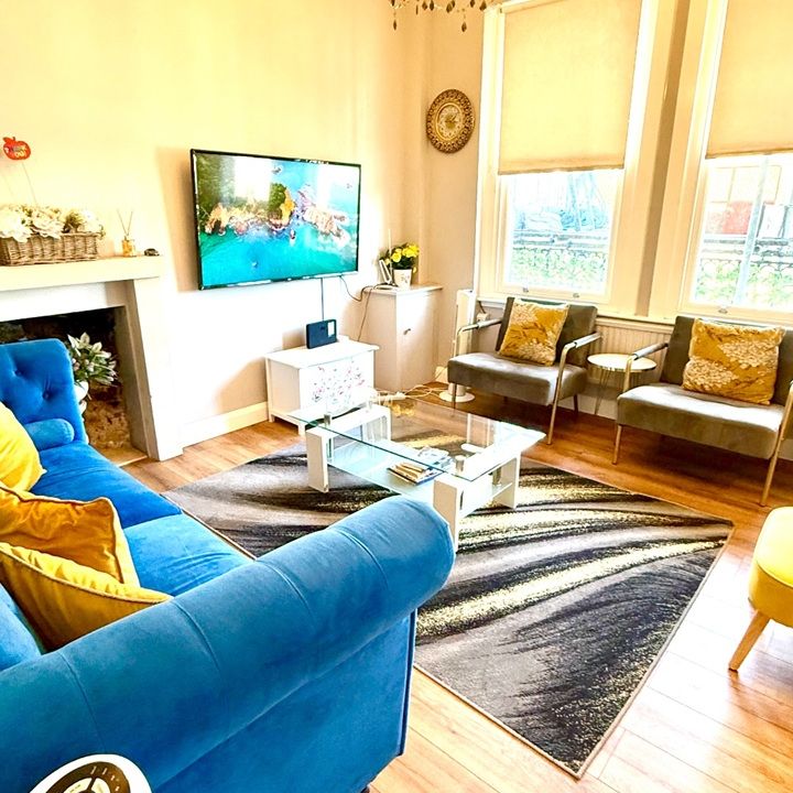 2 Bed Flat, Talgarth Road, W14 - Photo 1