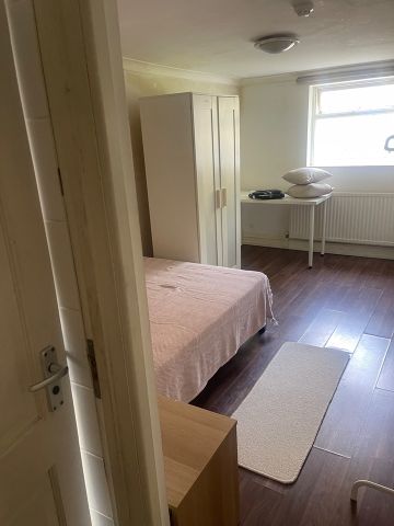 Room in a Shared House, Brixton, SW2 - Photo 3
