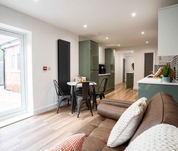 6 bedroom terraced house to rent - Photo 1