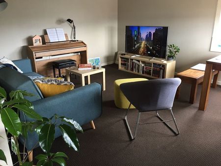 Sunny apartment with City views - Photo 2