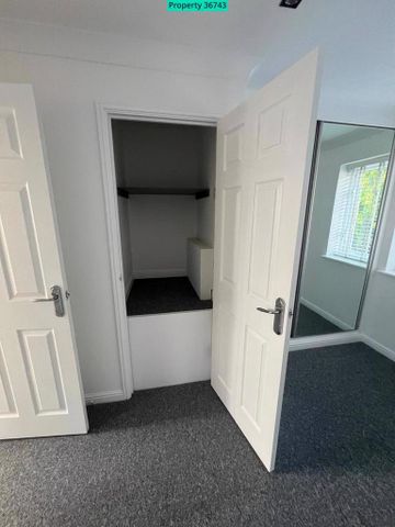 2 bedroom end of terrace house to rent - Photo 2