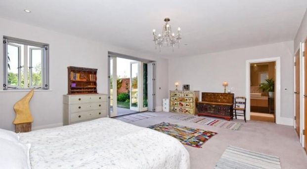 5 bedroom semi-detached house to rent - Photo 1