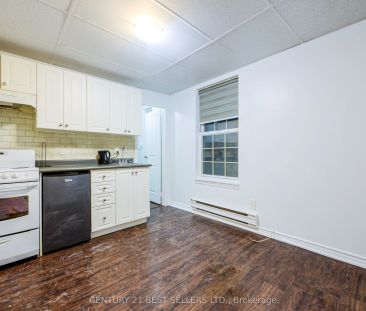 150 Lakeshore Road E #3 - Photo 1