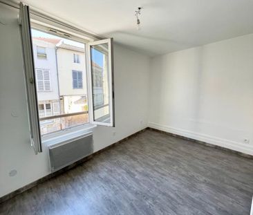 Location Appartement 3 pièces 64m² CHALONS EN CHAMPAGNE 51000 - Photo 4