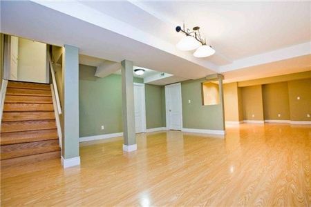 For Lease - 22 Aladdin Crescent, Richmond Hill, Ontario - Photo 3