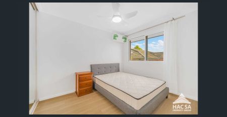 Renovated Modern Interiors Full-Brick Townhouse - Photo 3