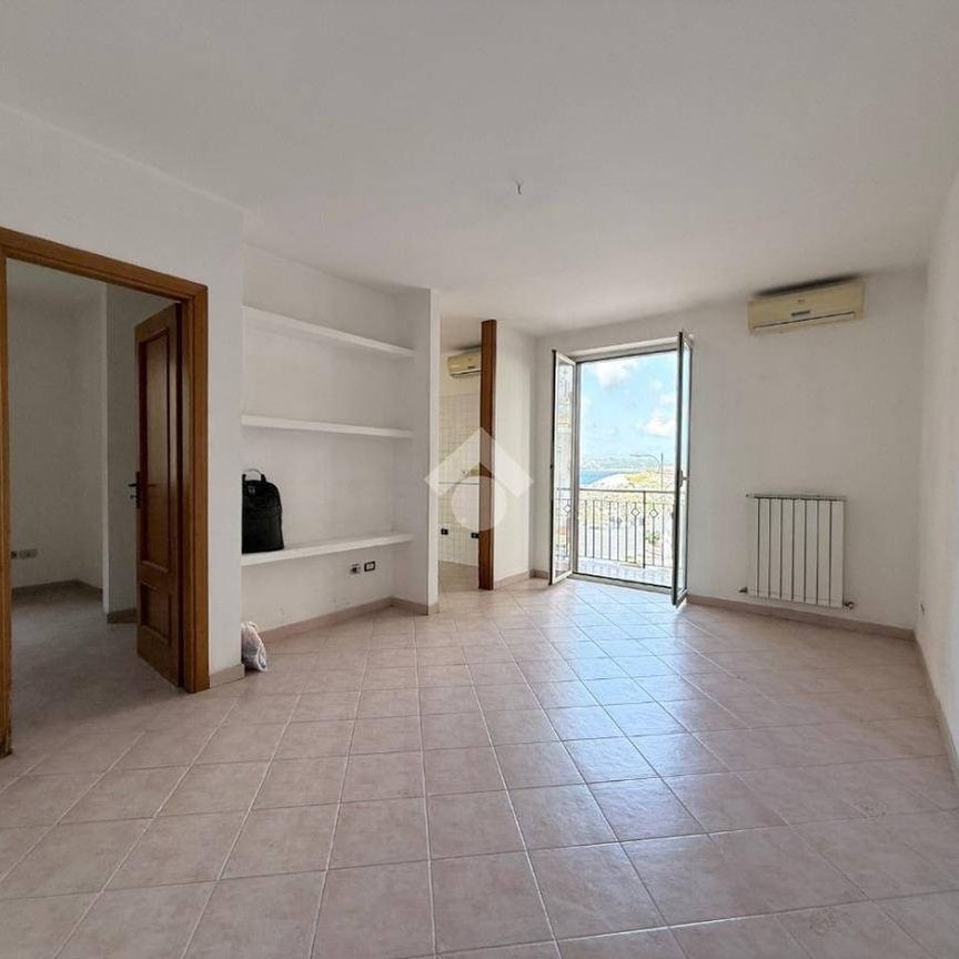 Trilocale via Camillo Benso di Cavour, Porto, Pozzuoli - Foto 1