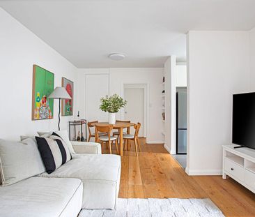 Air-Conditioned Parkside Apartment In Walk To Everything Location - Photo 1