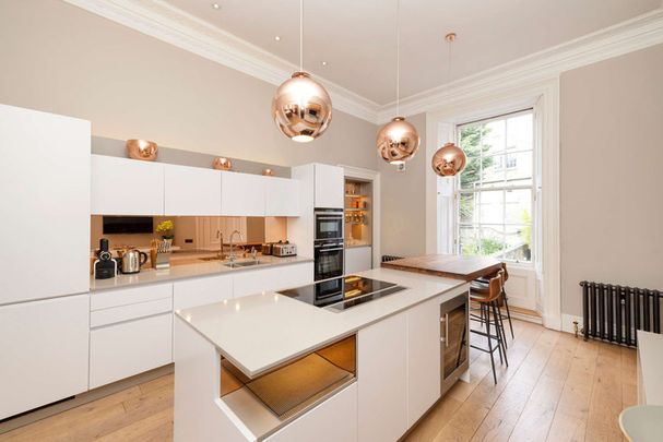 Rutland Square - Photo 1