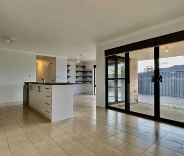 Neat and Tidy Home! - Photo 1