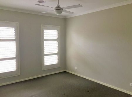 Family Home In Oakdene Estate - Photo 3