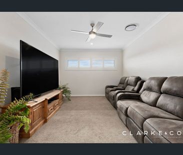 STYLISH FAMILY HOME WITH PREMIUM INCLUSIONS! - Photo 5