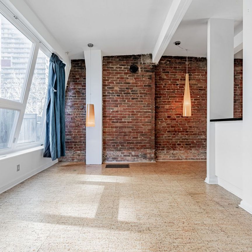 For Lease - 6 Clarence Square Unit# 3rd Fl., Toronto, Ontario - Photo 1