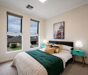 Modern Three-Bedroom Townhouse Close to CBD - Photo 3
