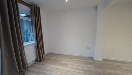 2 bedroom semi-detached bungalow to rent - Photo 4