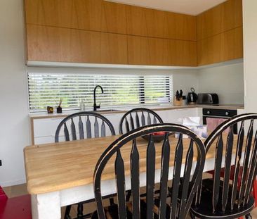 Charming country living with stunning views - Photo 2