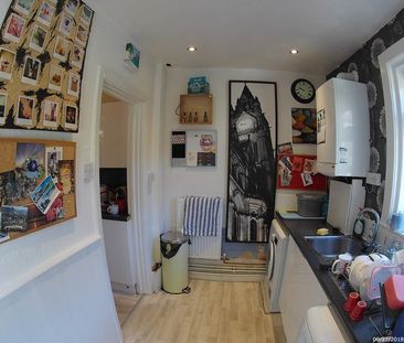 Room in a Shared House, Leighton Road, M16 - Photo 3