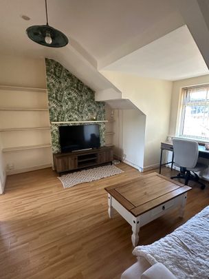 1 Bed Flat, Chorlton, M21 - Photo 1