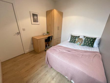 5 bedroom terraced house to rent - Photo 4