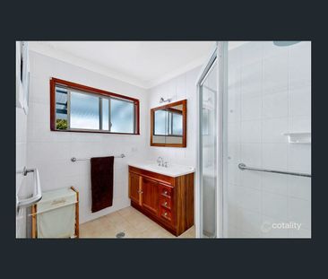 Coastal Charm in a Prime Killarney Vale Location - Photo 6