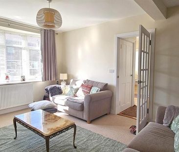 3 bedroom detached bungalow to rent - Photo 1