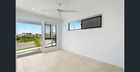 Brand-New 4 Bedroom Family Home in Whiterock Estate - Photo 4