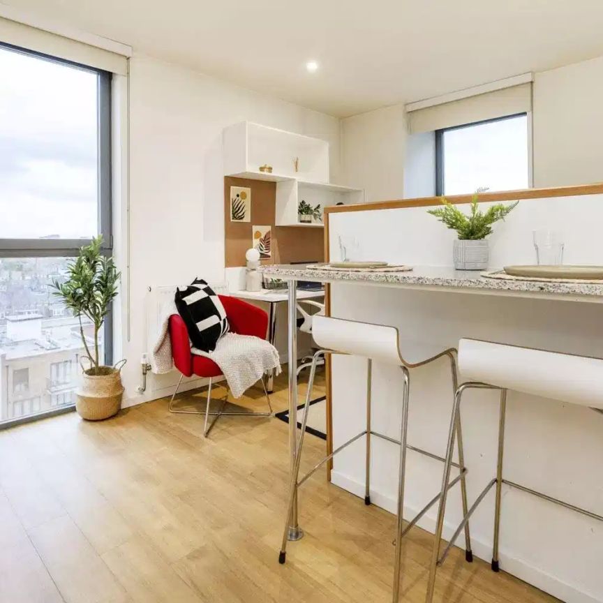 Premium Studio - Upper Level - Photo 1