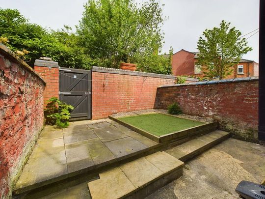 2 bedroom terraced house to rent - Photo 1