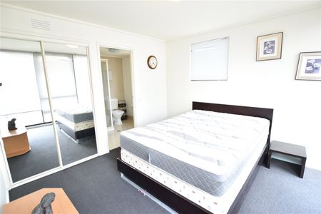 2511/668 Bourke Street - Photo 3