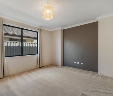 Spacious 4-Bedroom Family Home - Photo 5