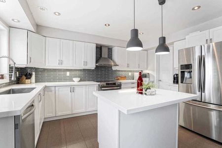 For Lease - 15 Vanhorne Close, Brampton, Ontario - Photo 5