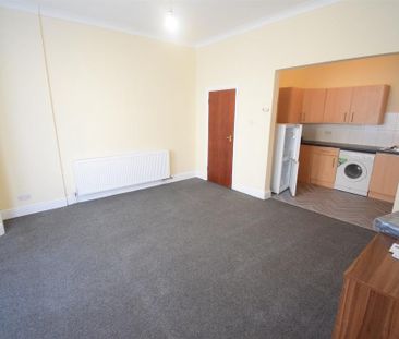 1 bedroom ground floor flat to rent - Photo 3