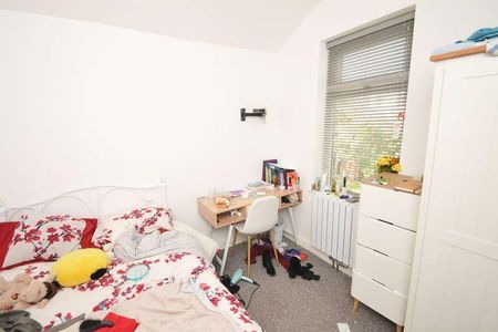 Upper West Grove, Manchester, M13 - Photo 5