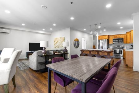 Duckworth Street - Photo 4