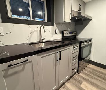 48 Alma Street North - Photo 5