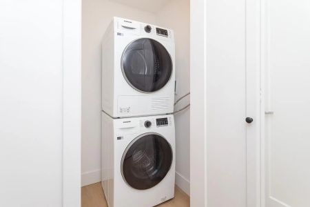 The Churchill - York Collection — 1 Bedroom + 1 Bath - Photo 4