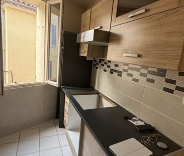 CUERS - Centre-ville- Appartement T2 de 43 m² - Photo 5