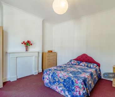 4 bedroom terraced house to rent - Photo 6