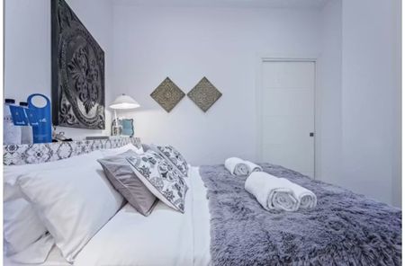 Carrer de Sants, Barcelona, Catalonia 08014 - Photo 4