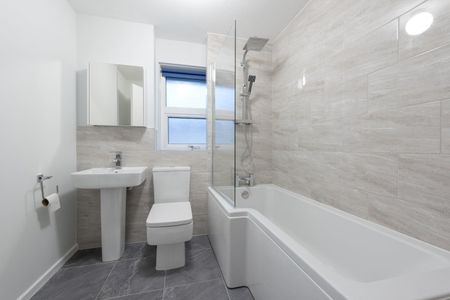 1 Bed Flat, Tessa Sanderson Place, SW8 - Photo 4