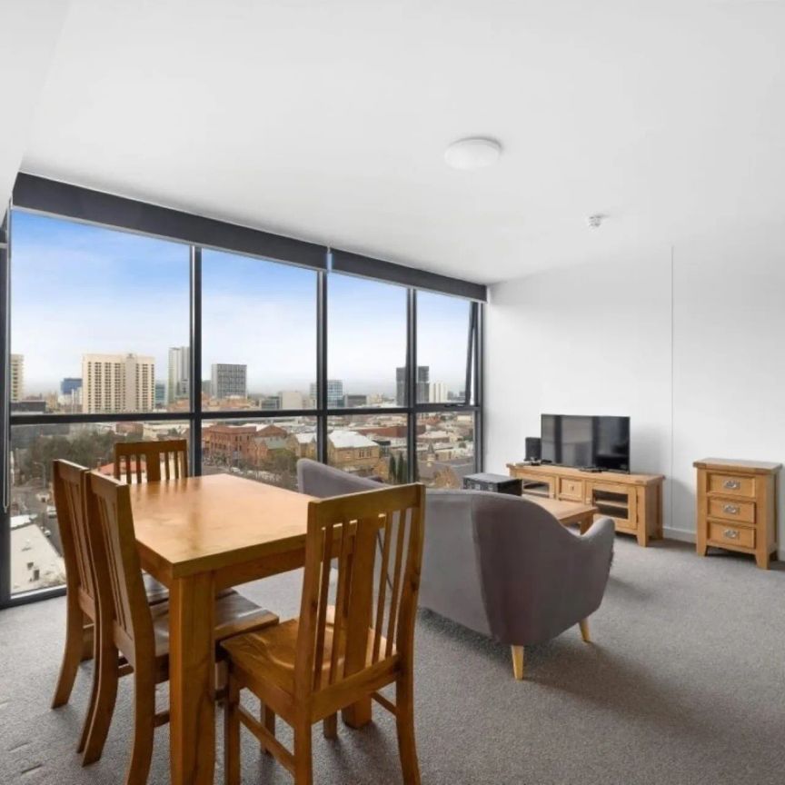 GREAT LOCATION WITH STYLISH, MODERN AND FULLY FURNISHED APARTMENT IN AN EXCEPTIONAL LIFESTYLE. - Photo 1