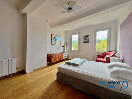 Location Appartement 5 pièces 138m² LE BEAUSSET 83330 - Photo 1