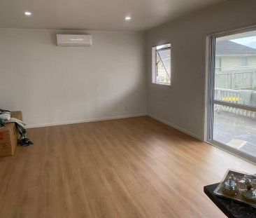4 Bedrooms all new reno home - Photo 6