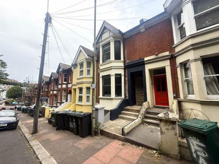 3 bedroom maisonette to rent - Photo 4