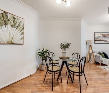Modern One-Bedroom Apartment – Ideal Location & Lifestyle - Photo 2