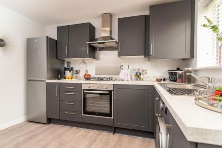 3 bedroom semi-detached house to rent - Photo 2