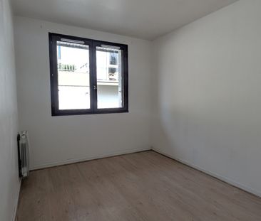 Location Appartement 3 pièces 81m² - Photo 3